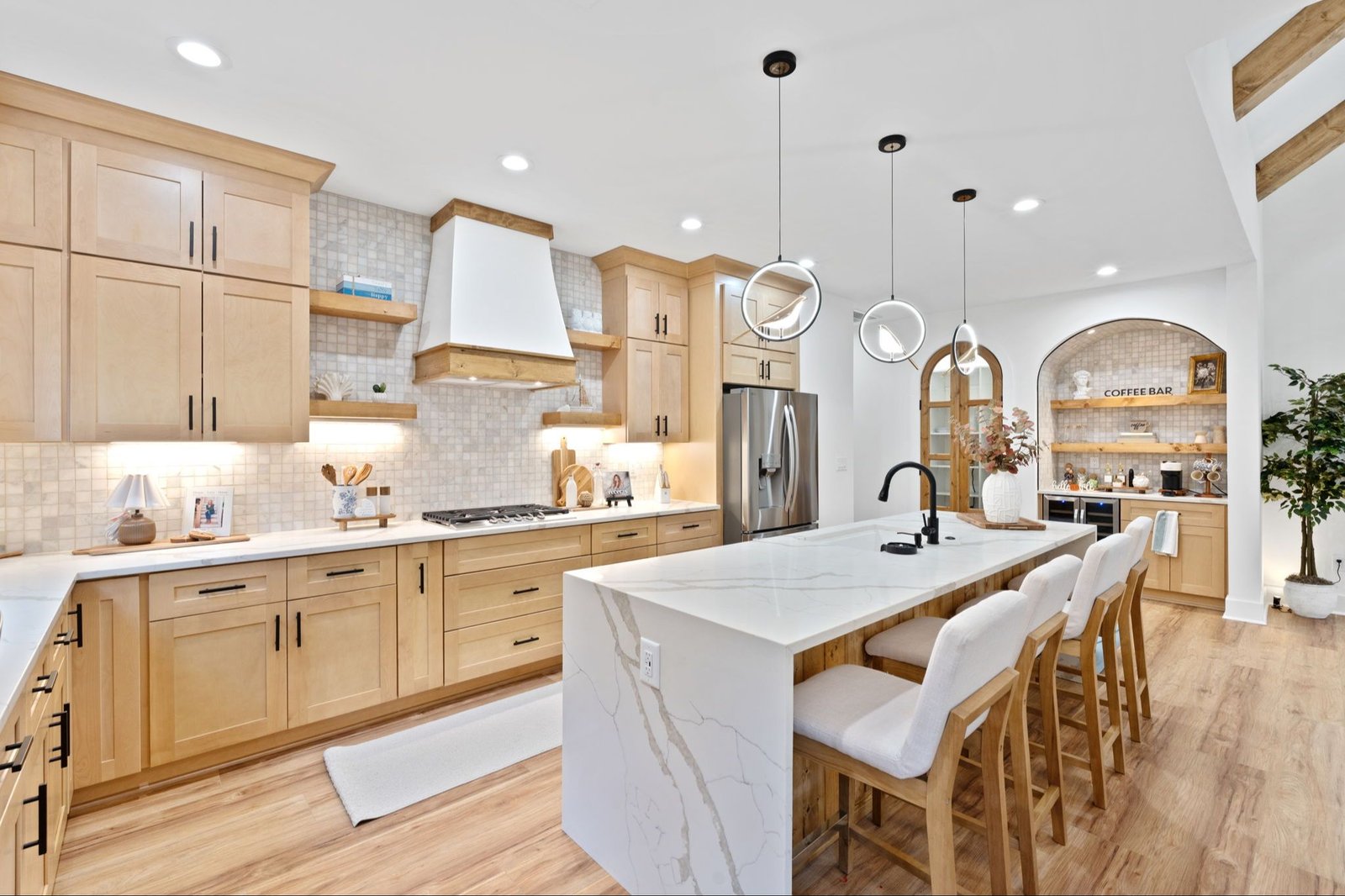 3675c-30fe-4f45-50b2-ad3f33ebe_20-web-or-mls-HXP02729