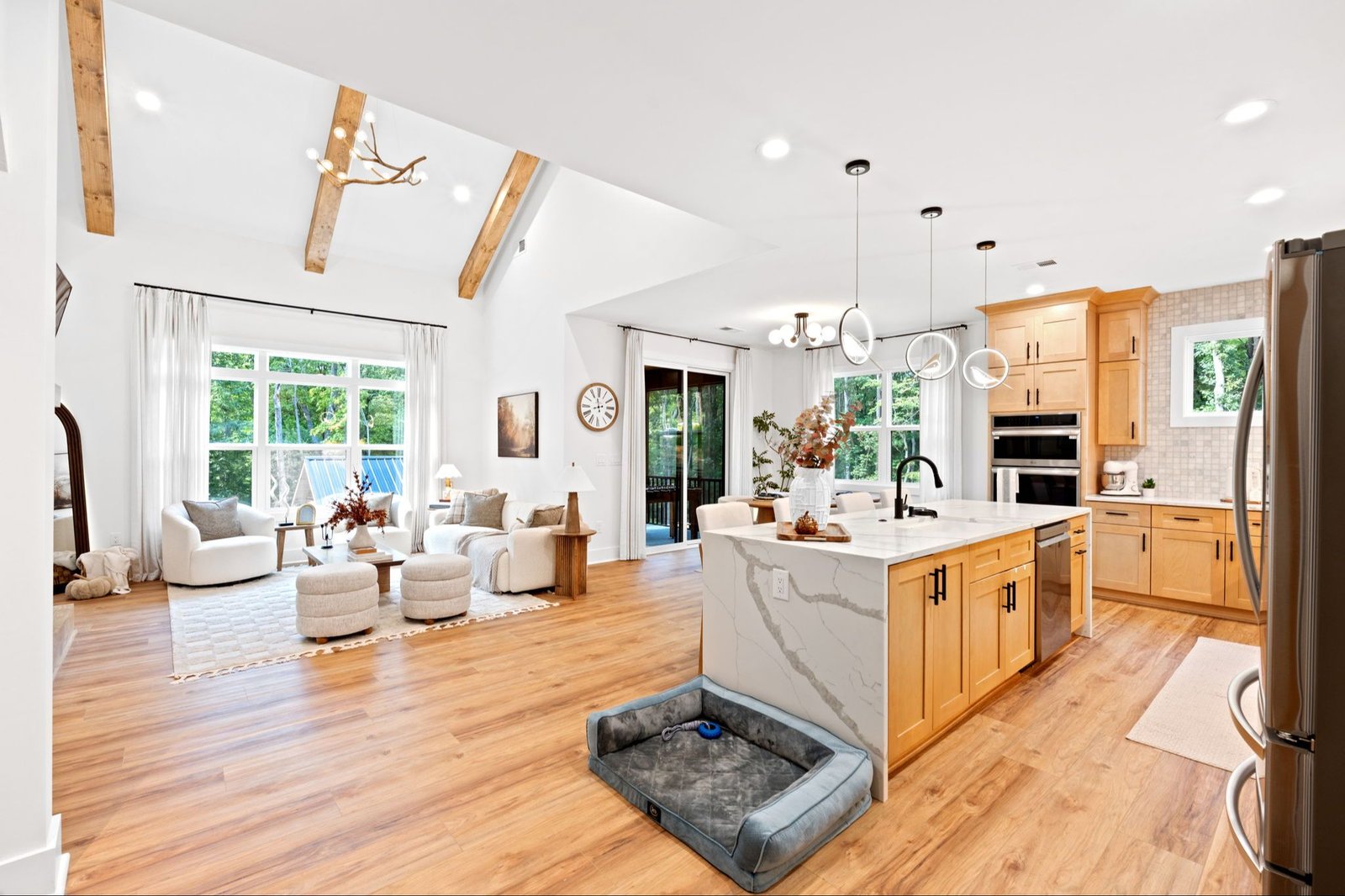 4c6b1de-77b2-8d64-b20-8b5c326ef828_25-web-or-mls-HXP02771